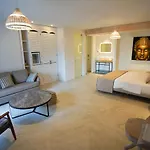 Avalon Boutique &