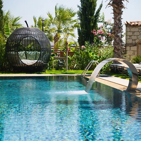 Avalon Boutique & Hotel 3*