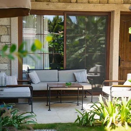 Avalon Boutique Hotel&suites 3*