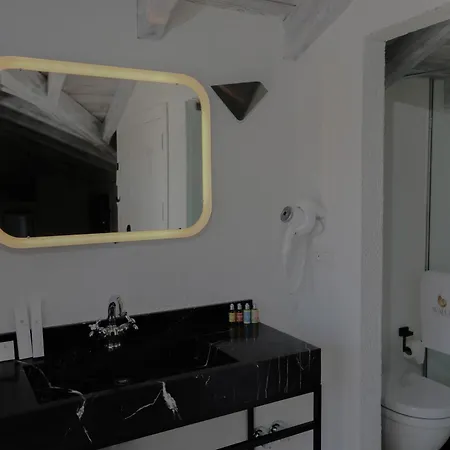 Avalon Boutique Hotel&suites 3*