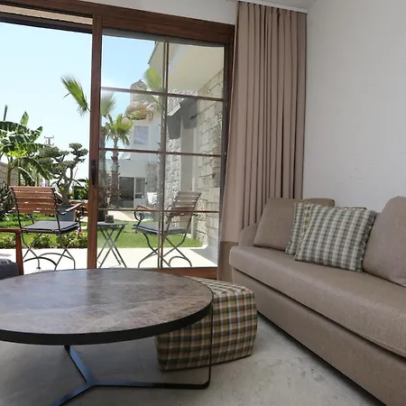 Avalon Boutique & 3*