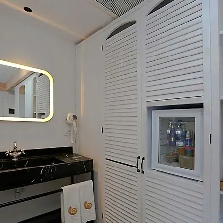Hotel Avalon Boutique &