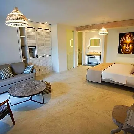 Avalon Boutique & Hotel 3*