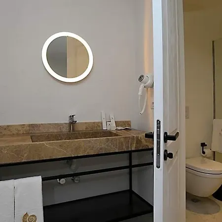 Avalon Boutique Hotel&suites Hotel 3*