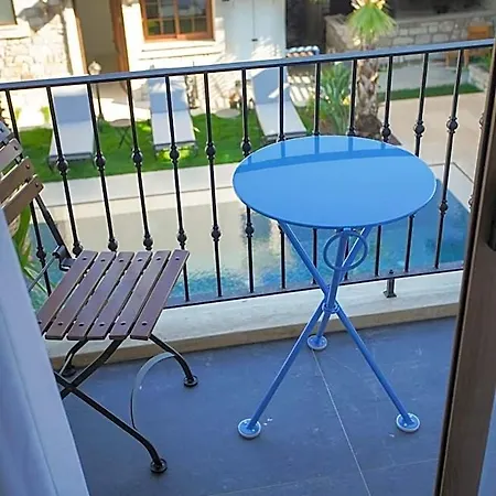 Avalon Boutique & 3*