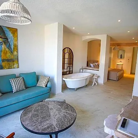 Avalon Boutique & 3*