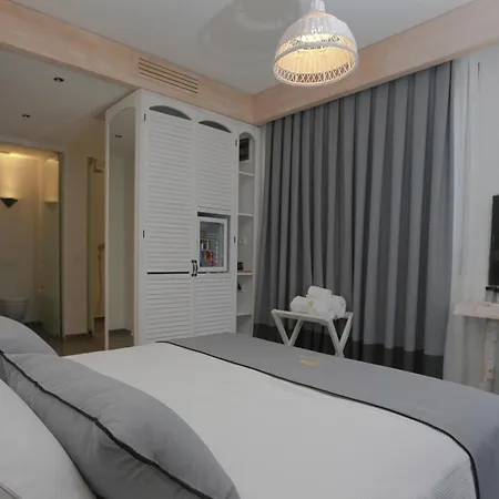 Hotel Avalon Boutique & 3*